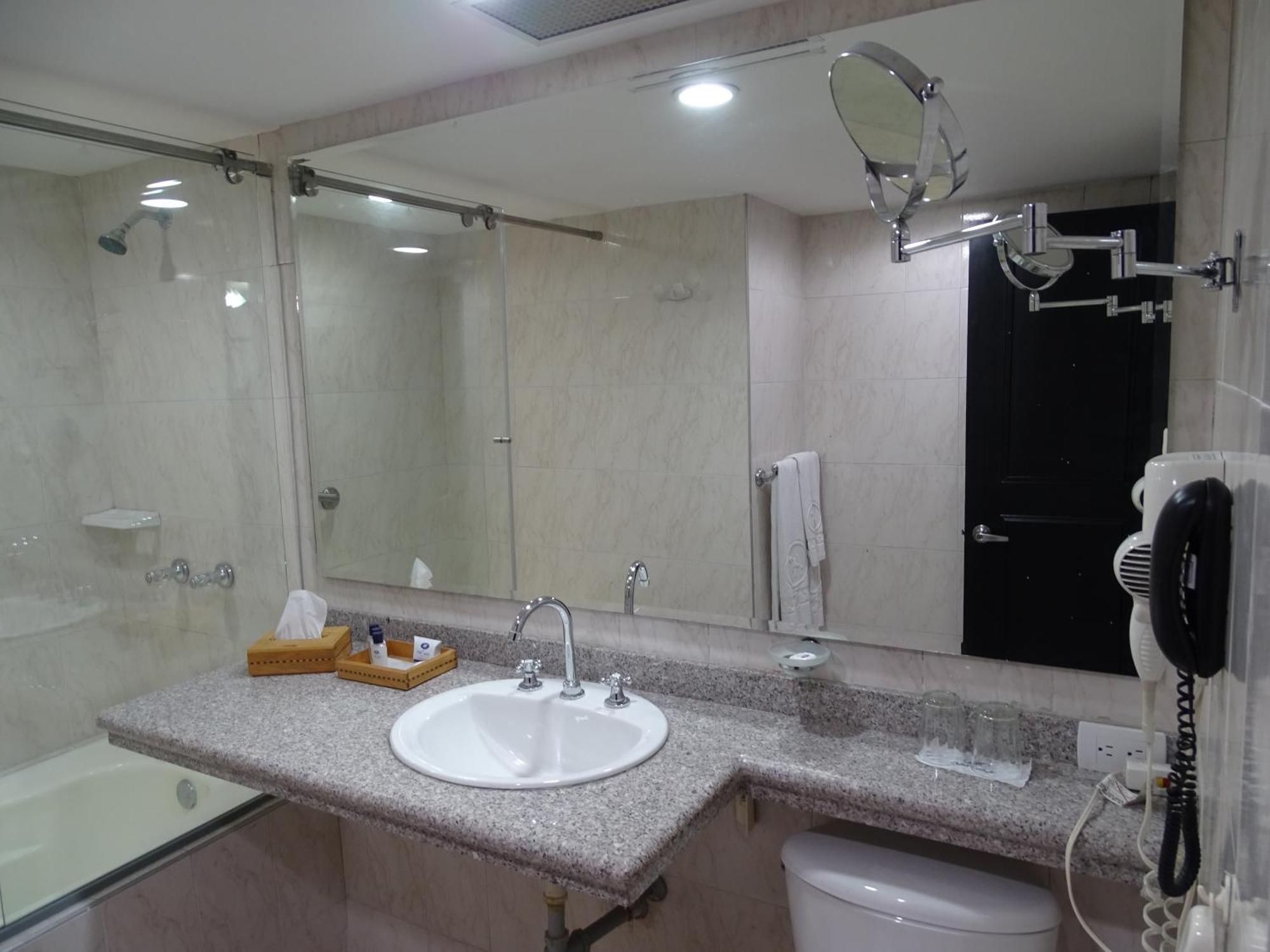 Hotel Tonchala Cúcuta Extérieur photo
